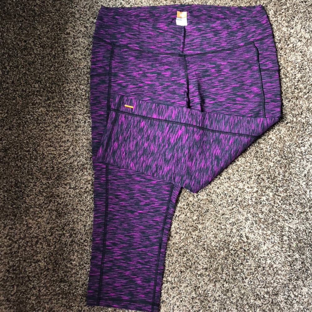 Lucy Pocket Capri Legging